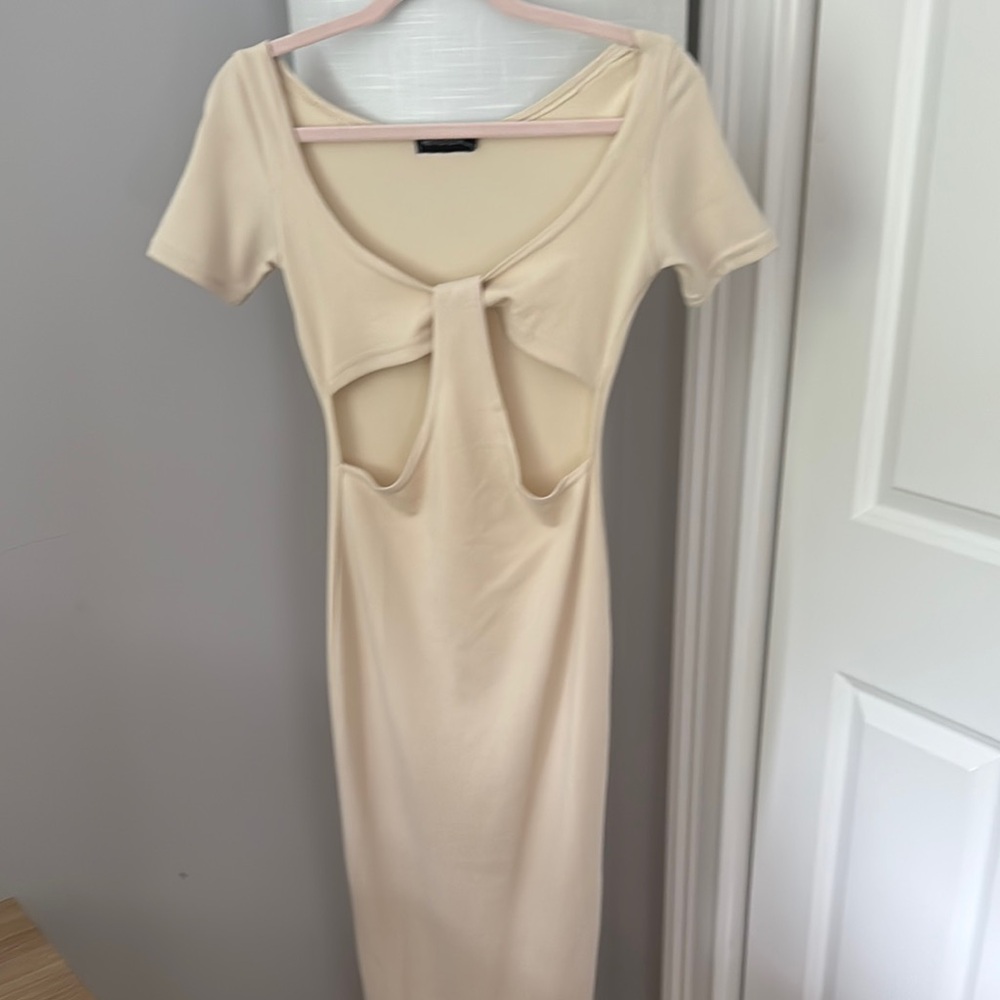 PrettyLittleThing CutOut Maxi Dress